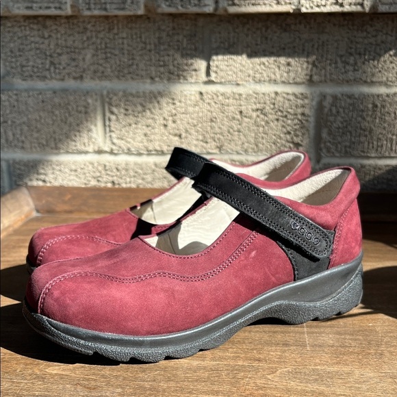 Ecco Girl’s Mary Janes Burgundy Shoes Size 30 - Picture 2 of 13